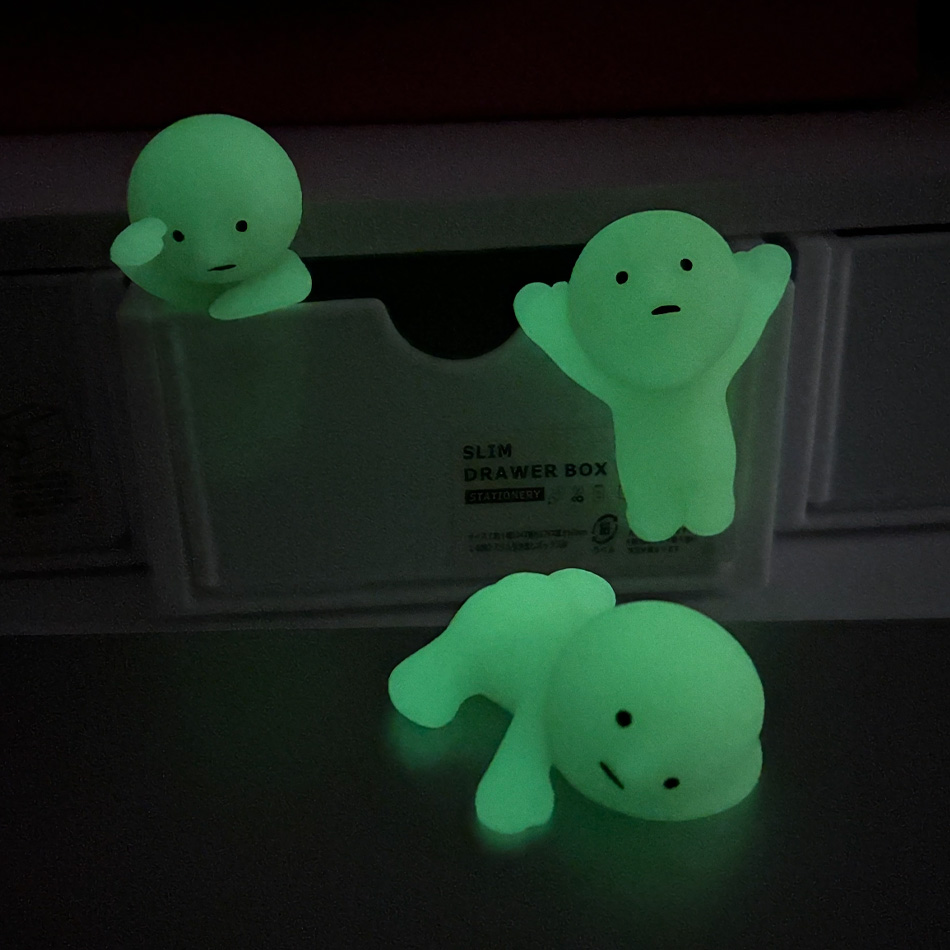 Glow Decorative Mini Figures B - Phone Accessories Doll recension och pris