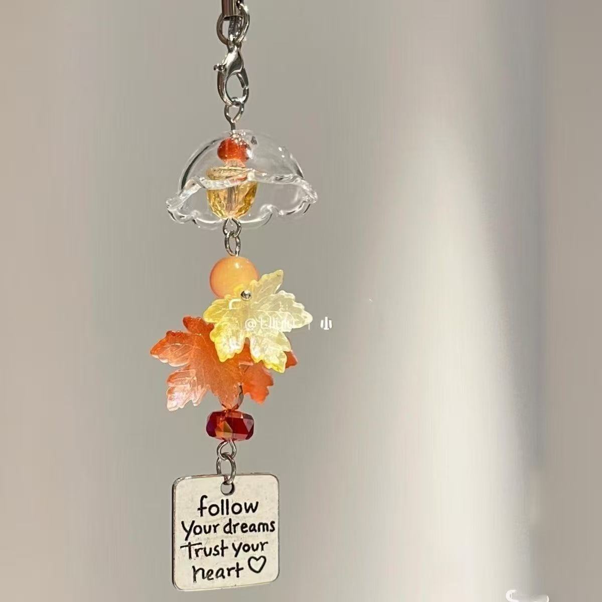 Maple Leaf Wind Chime Phone Ch - Phone Accessories For Teens recension och pris